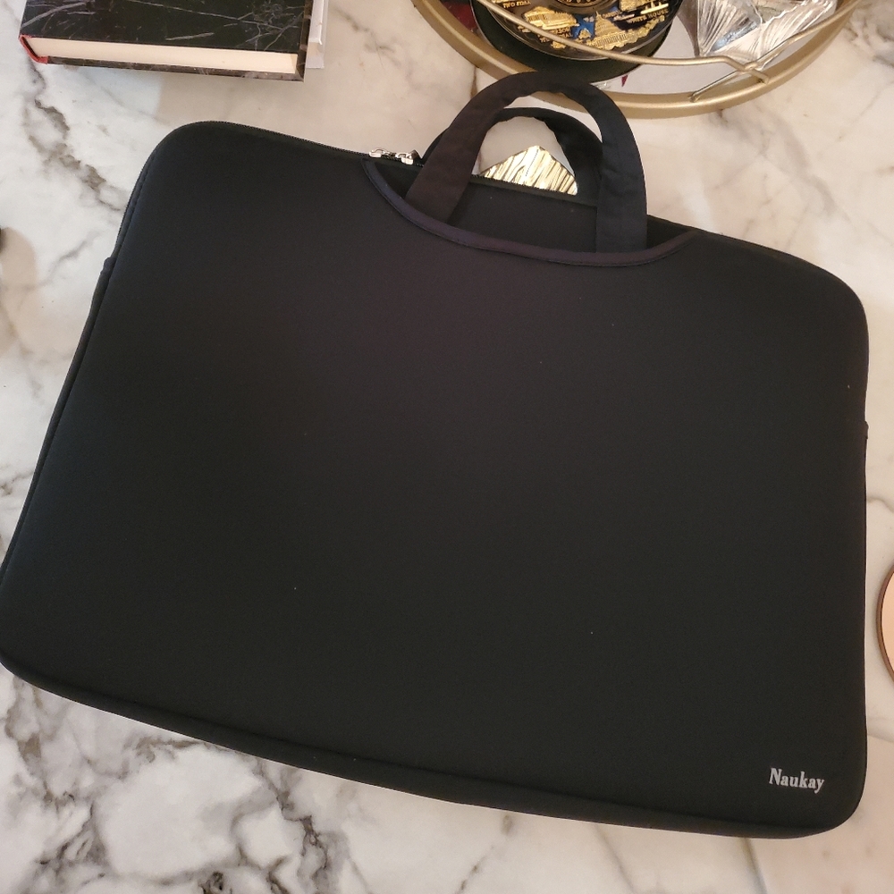 Laptop Sleeve Bag 15.6 Inch with Handle Bag (Like-new)